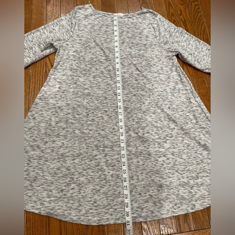 Elegant Gray Women's Blouse - Picture 8 of 8